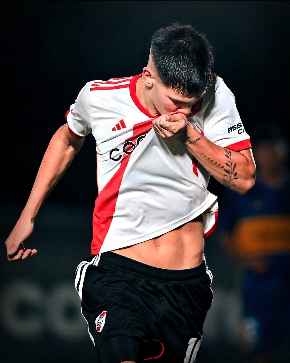 River Plate Pictures That Go Hard. (@hardriverpics) on Twitter photo 2024-04-05 22:19:17