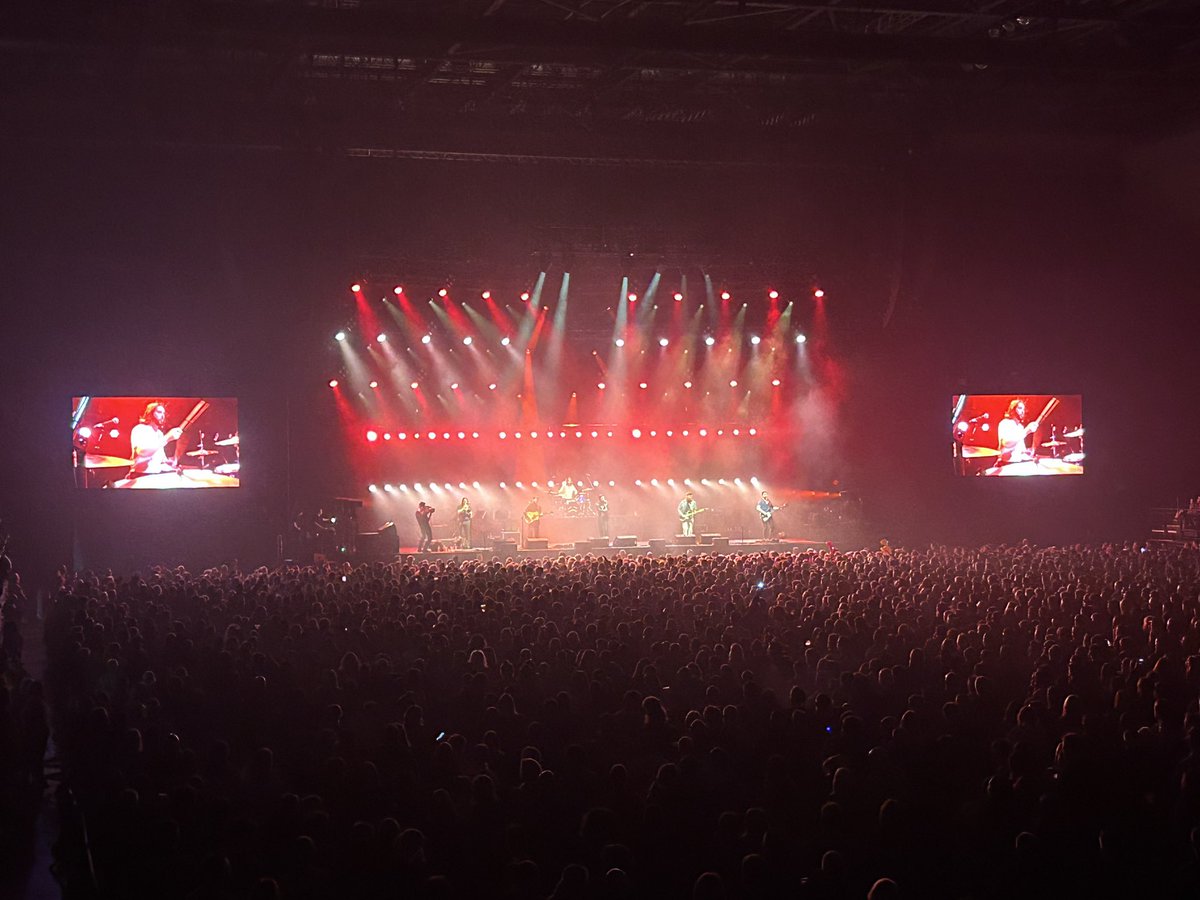 AndrewGMilburn's tweet photo. Just totally utterly nailed an arena - like completely!!!
What a f*****g performance that was π₯π₯
Get in @RedRumClub #bosstha @MandSBankArena https://t.co/iLemUgEpL9