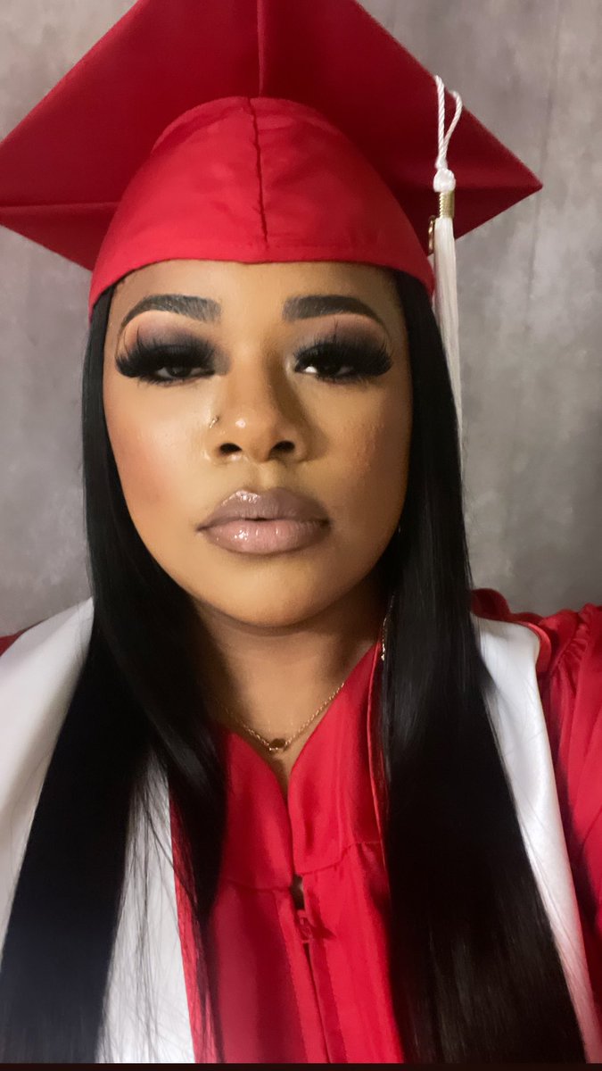 xkaniyaaa's tweet photo. 35 days…🎓🥂 #firstgengrad https://t.co/FrAIHSVcVg