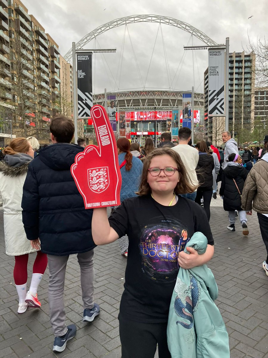 👍🏻 Thank you, @LondonFA and @EnglandFootball, for providing us with tickets to tonight’s @Lionesses game. Over 5️⃣0️⃣ Jaguars players and families had the opportunity to watch the current European Champions @wembleystadium this evening! #LetGirlsPlay #Lionesses #football