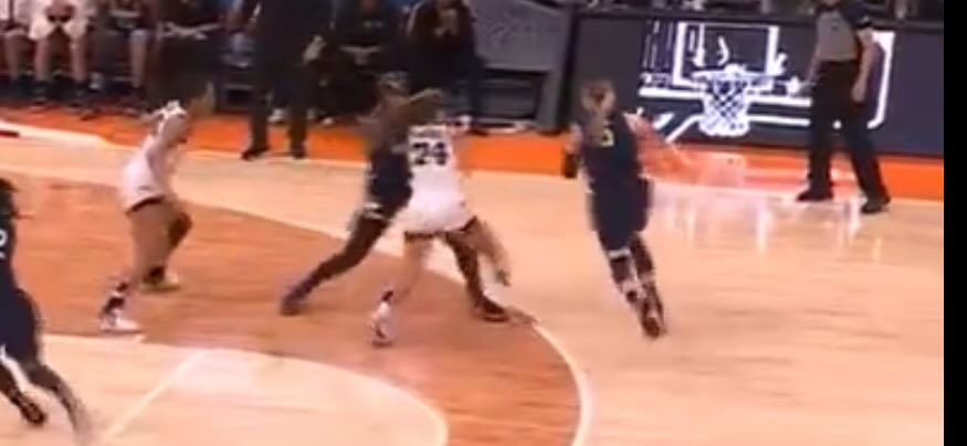 Look how wide the legs are. Clearly a defensible call.