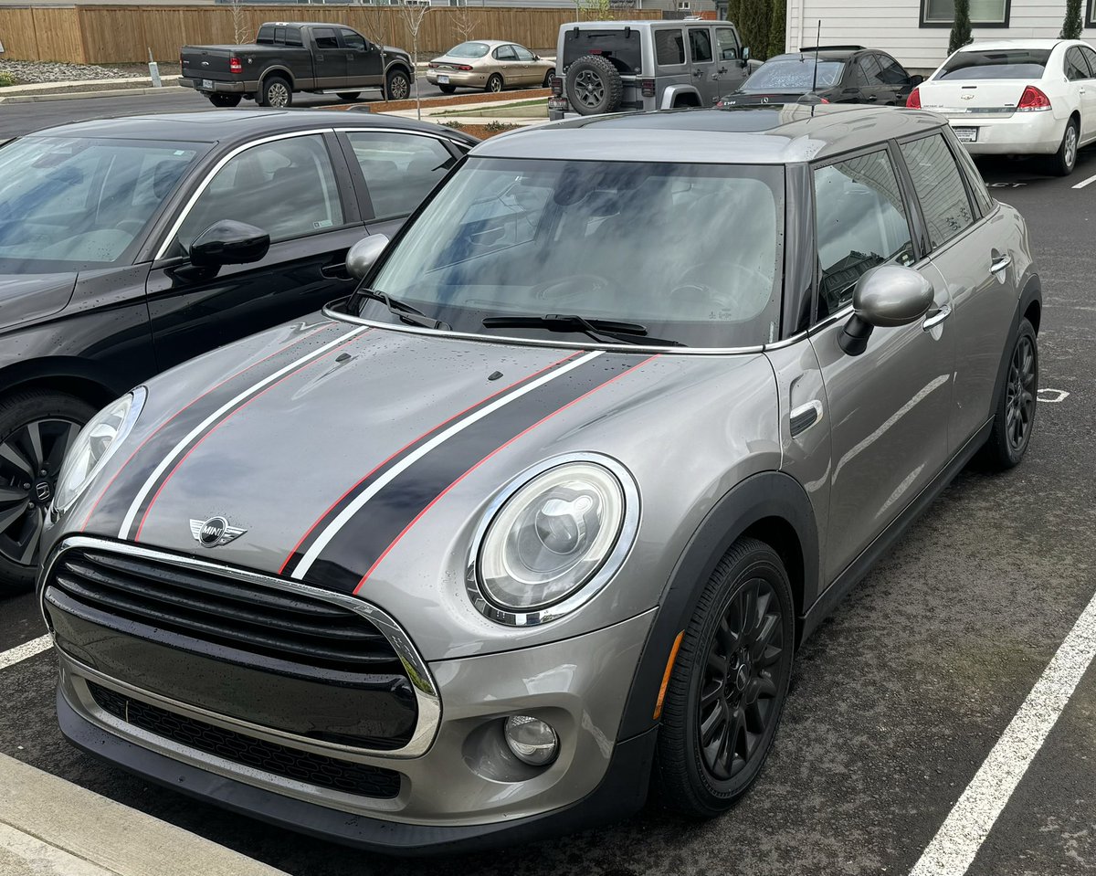 Armor_10's tweet photo. We have a new edition to the McCord Family. Sadly I had to leave my White Mini in Qatar when we left.
Today I had the new rally badging put on my new Grey @MINIUSA #MiniPower #MiniRacing https://t.co/jFeUfarquR