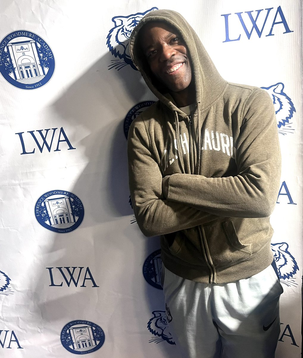 jasoncurry_nyc's tweet photo. This is what healed scars look like. @LWAcademy was the 3rd of 5 high schools I attended. Due to academic failures, I was dismissed from the school in 1989. Today was my first day back in the building since then &amp; it was an awesome experience. #MyJourney #LoveMyLife https://t.co/hBLMpwxsPd