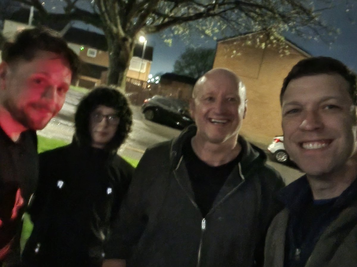 4am and we're heading off for the Yorkshire Three Peaks raising money for the Cottingley Men's Group. If you can, please sponsor us! gofundme.com/f/keep-our-men… For more photos during the day and later pop over to FB: facebook.com/cllrandrew.sco…