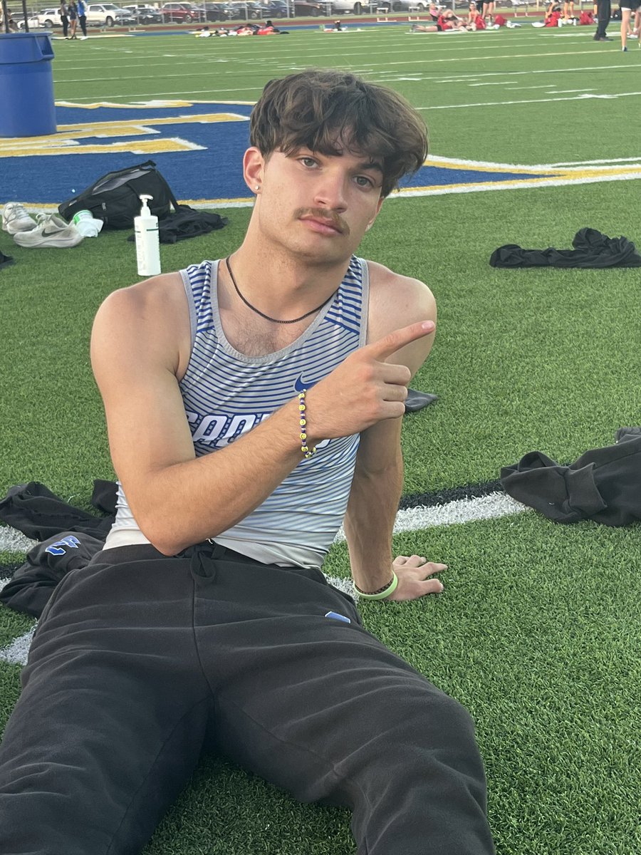 Salute 🫡 to Ethan Els for fighting through a migraine and advancing to the Area meet in the 100 🥇& 200 meter dash. @CadetTrack @ConnallyISD