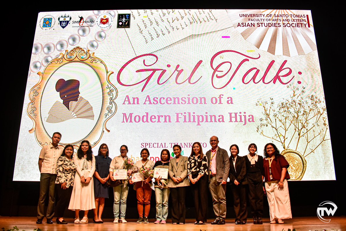 TomasinoWeb's tweet photo. ATTY. LENI IN UST 🐅 

LOOK: Atty. Leni Robredo shares her insights during the roundtable discussion of the Asian Studies Society, ‘Girl Talk: AScension of a Modern Filipina Hija’, at the Blessed Pier Giorgio Frassati building on Friday, April 6. https://t.co/UoVW85eZQq