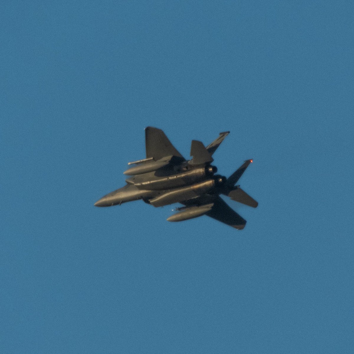 Parker_008's tweet photo. Tough lighting this year, but always a treat!
"Think they're going to get any phone calls from people around here about us orbiting here for 20 minutes?"
"This is Orange County, they love the military!"
You got that right, Mr. Pilot Man! πΊπ²π¦
π₯Ή #144thFW #Angels #F15 https://t.co/pUvMo60e0v
