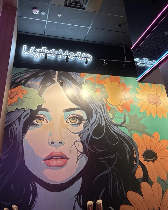 MY NEW FAVORITE PLACE IN VEGAS. Dazed Lounge in @ShopPlanet13 🔥😍🙌 omggggg the vibes couldn&rsquo;t be better