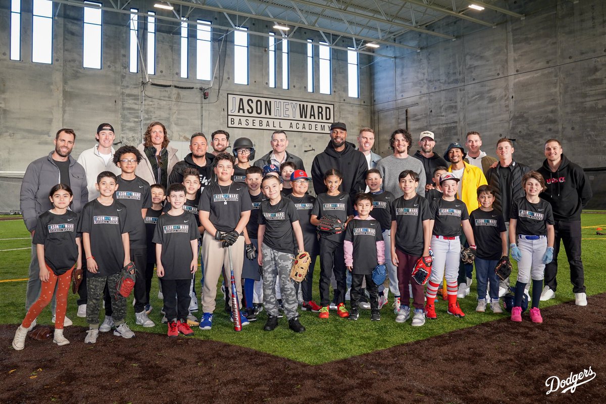 Jason and his Dodger teammates surprised kids at the Jason Heyward Baseball Academy tonight. They talked to the kids about baseball, took photos and signed some autographs.