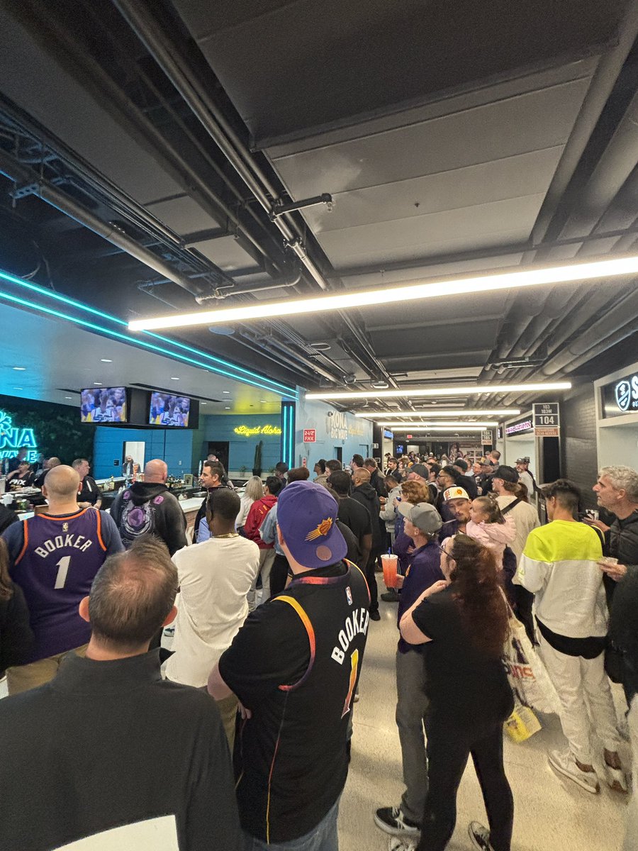 These are currently the only TV’s that I’m aware of that’s showing the UConn/Iowa game WHILE at a Suns game and it’s a HUGE crowd!! So awesome to see the growth of Women’s sports and the amount of people tuning in during the suns game EVERYBODY WATCHES WOMEN’S SPORTS 🙌