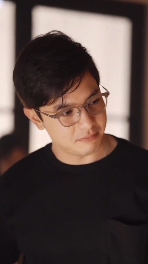 Pangarap ko po magkaroon nang ganitong asawa in the future please Ikaw nalang <a href="/aldenrichards02/">Alden Richards</a> CHAROOT 

#ALDENRichards 
CTTO OF THE PHOTO USED!! 
gmanetwork.com/entertainment/…