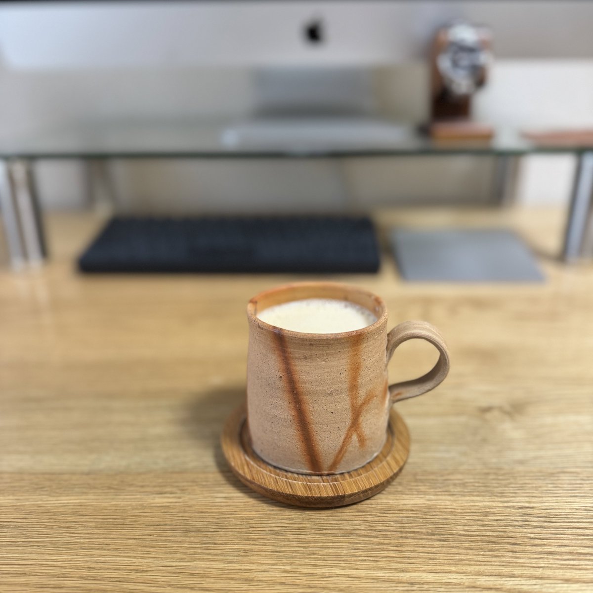 baboocon's tweet photo. コーヒーを切らしてしまったので、代わりにバター紅茶つくった。
今日の1杯、完全無欠ティー。
#完全無欠コーヒー #bulletproofcoffee #バターコーヒー #バター紅茶 #buttercoffee #buttertea #カンムケ #grassfedbutter #mctoil #MCTオイル #仙台勝山館 https://t.co/Tv8hOThAgg