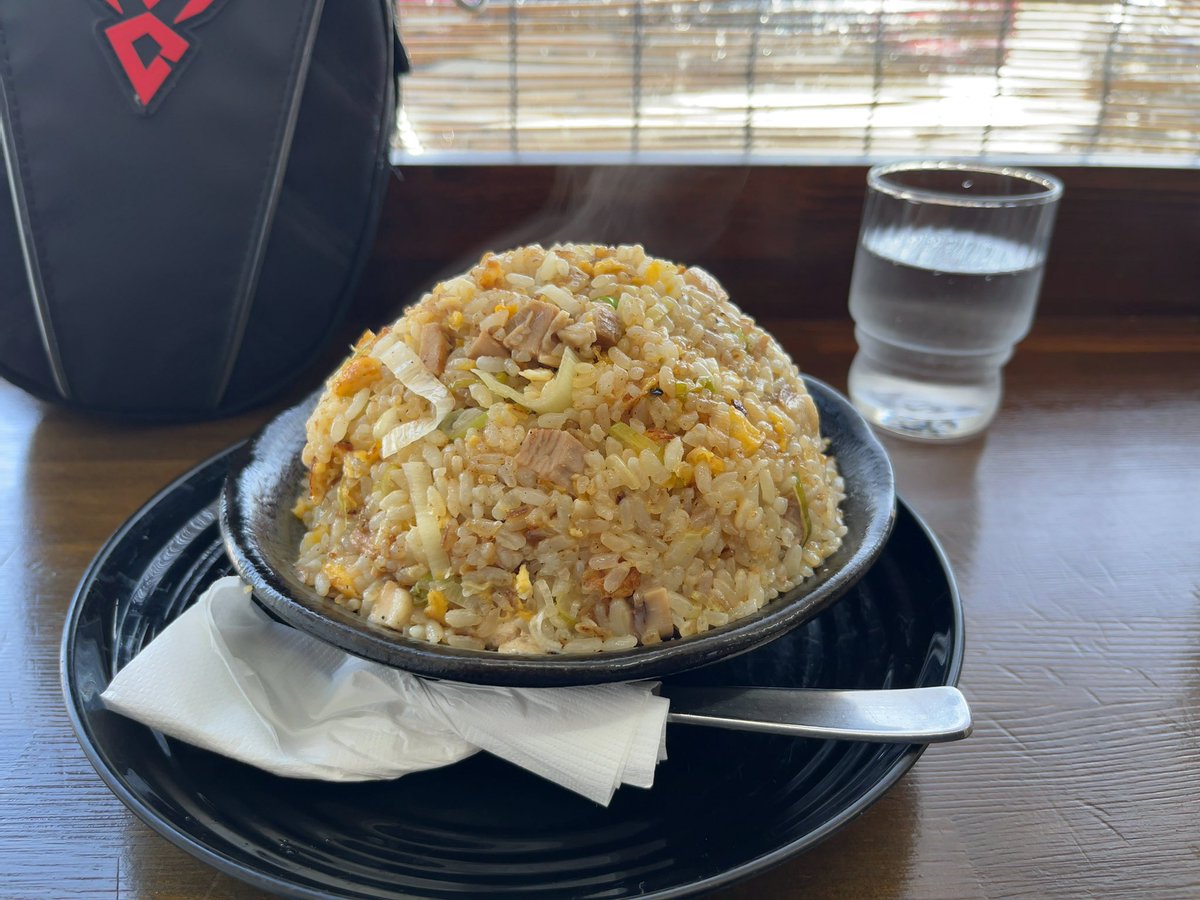mstnosix's tweet image. 久々のロンツー
秋田県の山内食堂さんに来ました
噂の半チャーハン限定30食堂らしいのですが食べられました
朝5時に家を出て450km 休憩しながら6時間半！
これから岩手県盛岡市に向かいます
#オモウマい店