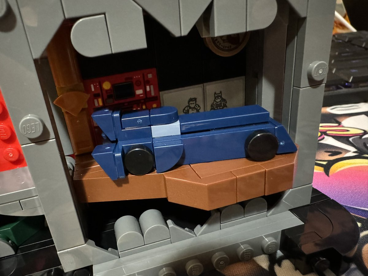 oracle_chick's tweet photo. Never been more excited for a @LEGO_Group build. I have to force myself to sleep #legoislife #yeslego #legoart https://t.co/kKJVYLO289