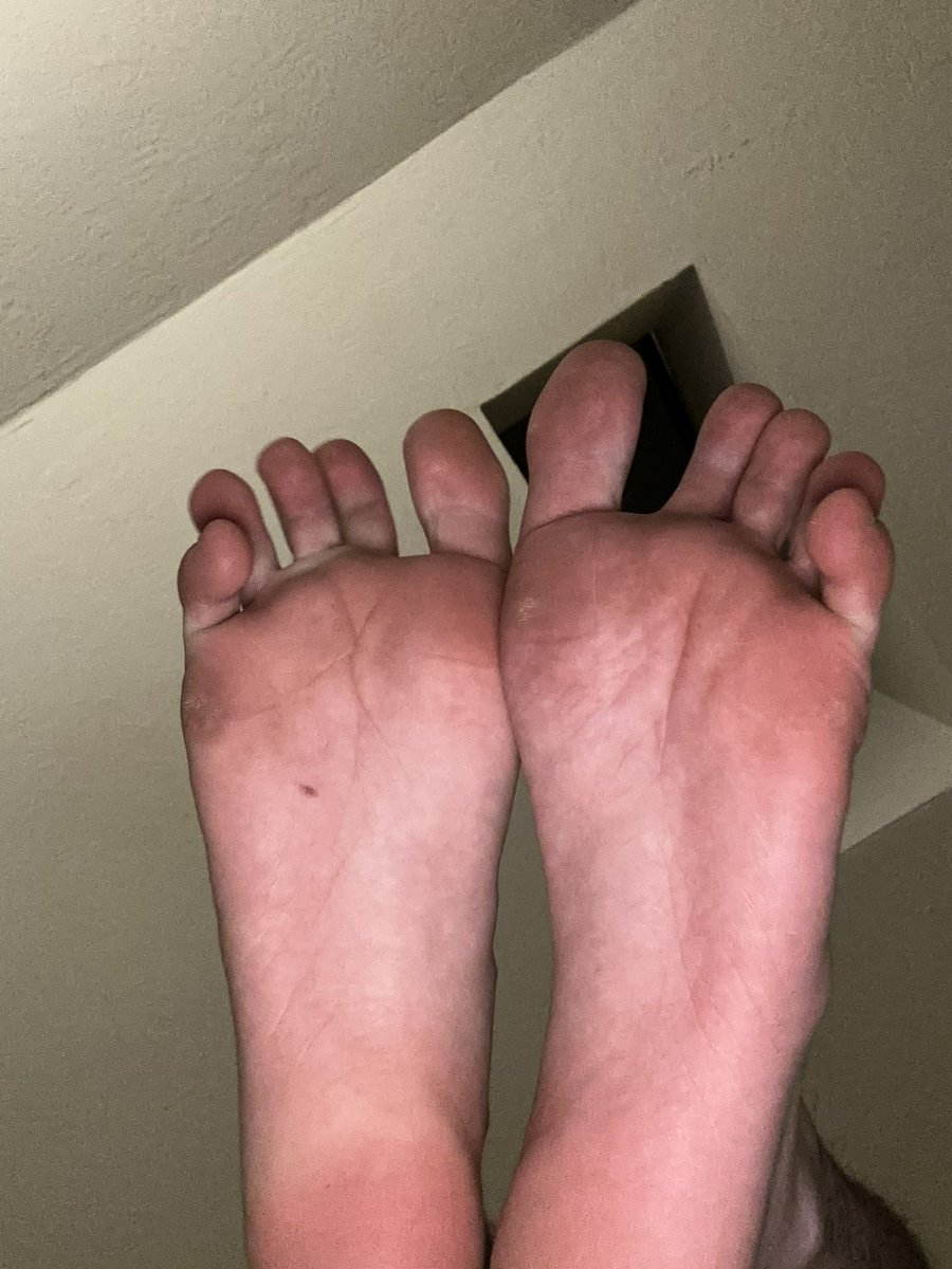 QthaFootFreak's tweet photo. Which pic is your favorite?
#barefoot #feet
#gayfeet #footfetish #malefeet #boyfeet #guyfeet #dudefeet #gaymalefootfetish #size13feet #longtoes #footmaster #footdom #bifeet #footlover #bigfeet #gayfootjob #footjob #onlyfansfeet #barefeet #footfetish https://t.co/bzvCugQiVU