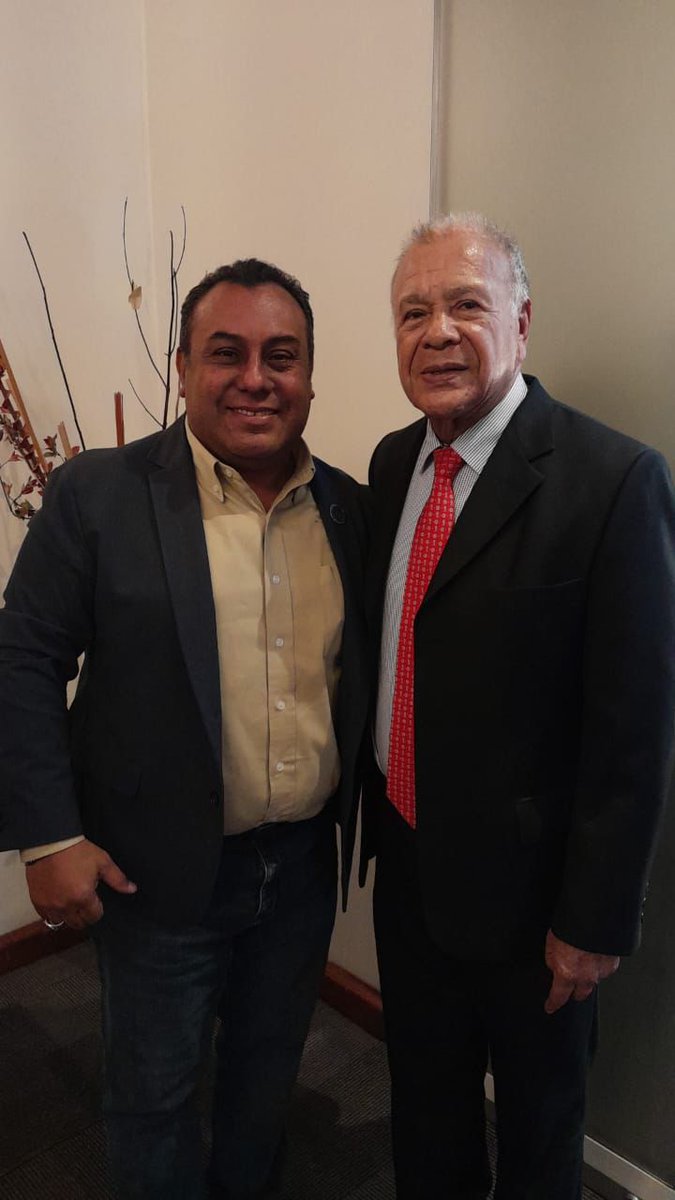 macmora1's tweet photo. Se suma Teodoro "Teddy" Rey Huerta en Baja California al @PTnacionalMX al 100 con el Profe @AlbertoAnayaGt dice el líder ejidatario en la zona este de Tijuana. https://t.co/YZLjRsTPmg