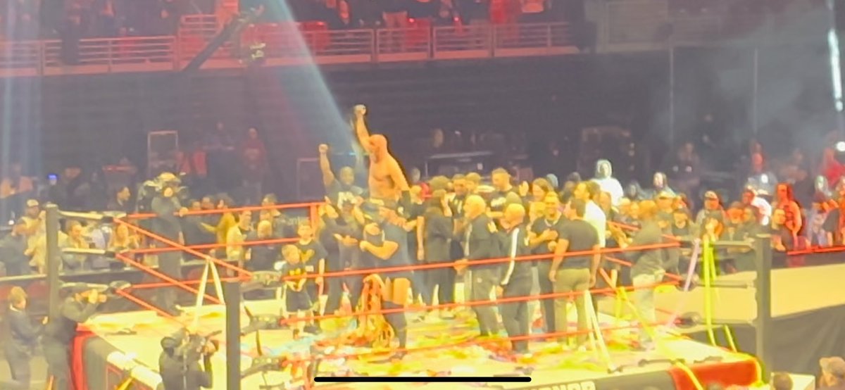 TMCWDONLINE's tweet image. You can’t make that up. Beam of light cascades over Mark as soon as they lift him up with the ROH World Title #DEMBOYS