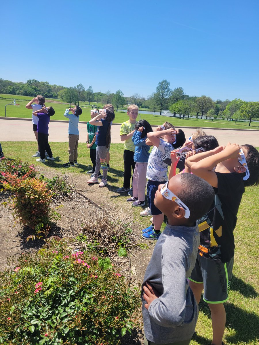 Dooley2nd's tweet photo. We're getting ready for Monday's #SolarEclipse2024 ! This week, we learned how to be safe observers and made models to deepen our understanding.  #PlanoISDLevelUp #PISDSCIENCEROCKS https://t.co/HZz17ZJxg8