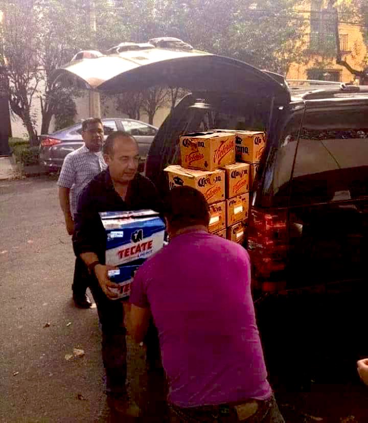 El #Borolas llegando a la casa de #XochitlSeCae con Jesús Ernesto alías #LordPutito #LordMontajes