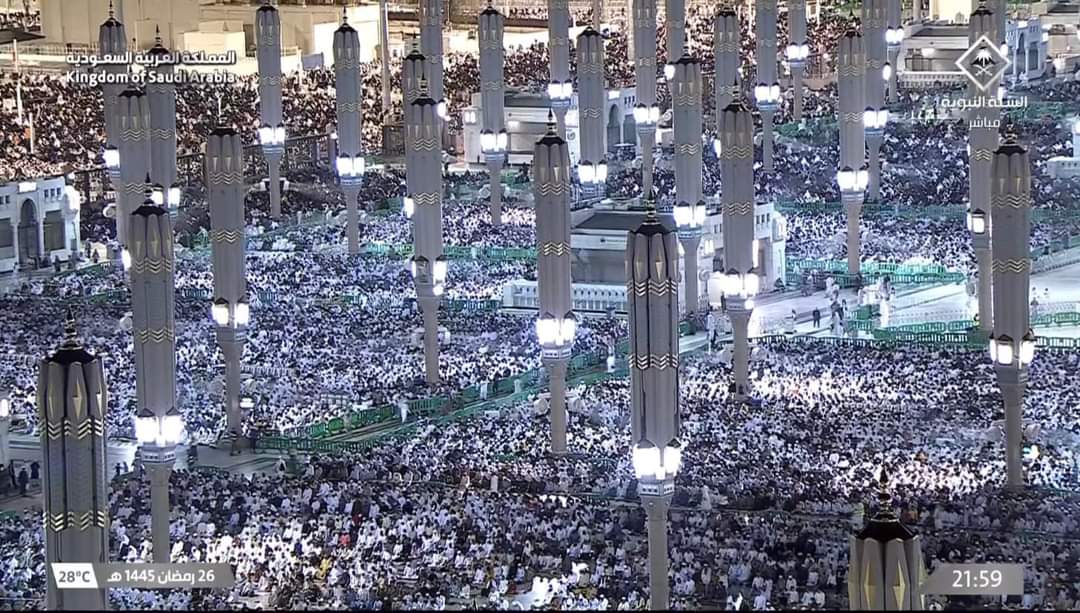 ArfaBhutto786's tweet photo. رمضان میں مدینہ۔❤ https://t.co/nldBSIiZLv