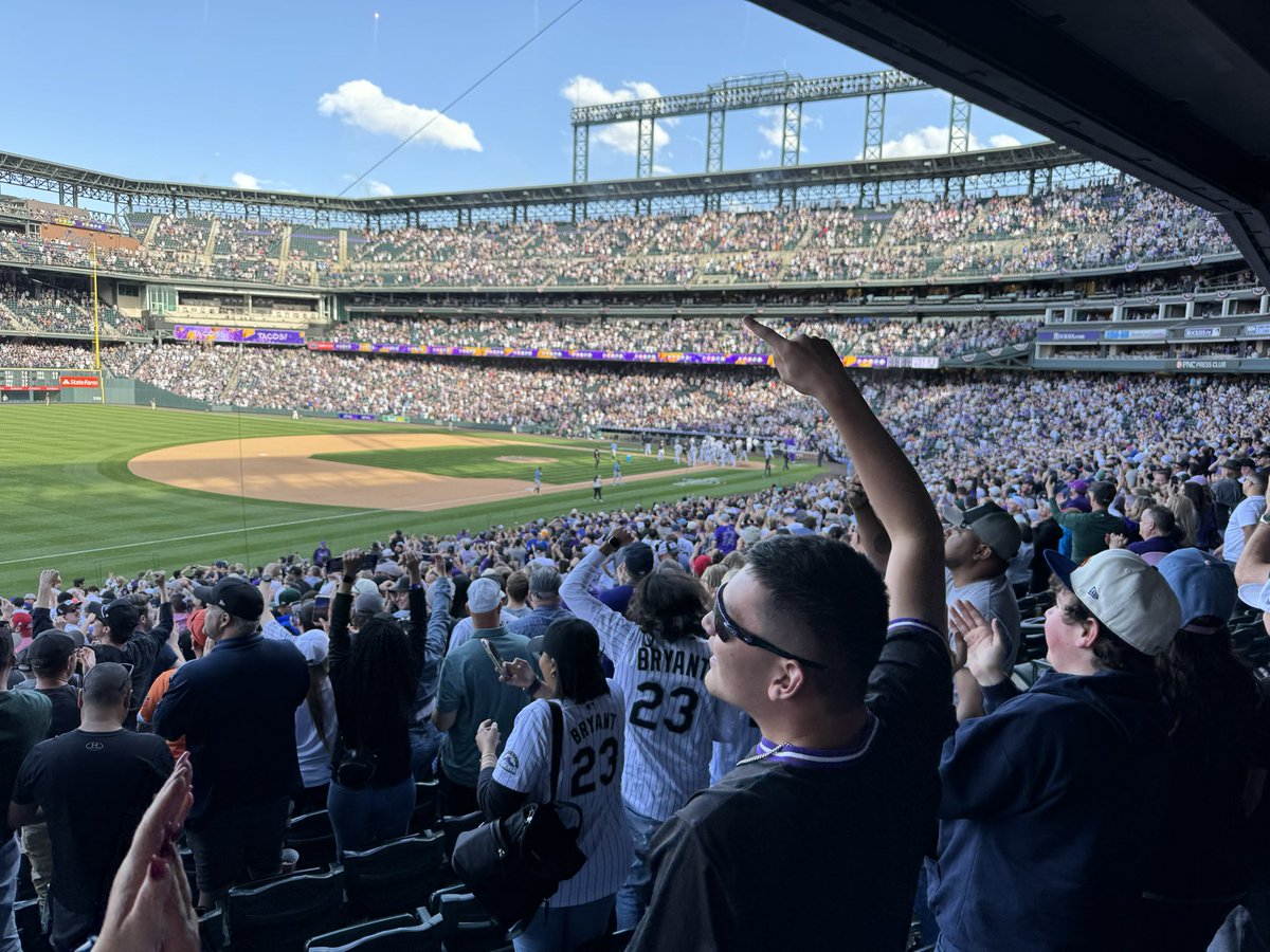 Walk. Off. GRAND. FUCKING. SLAM!!!! @Rockies