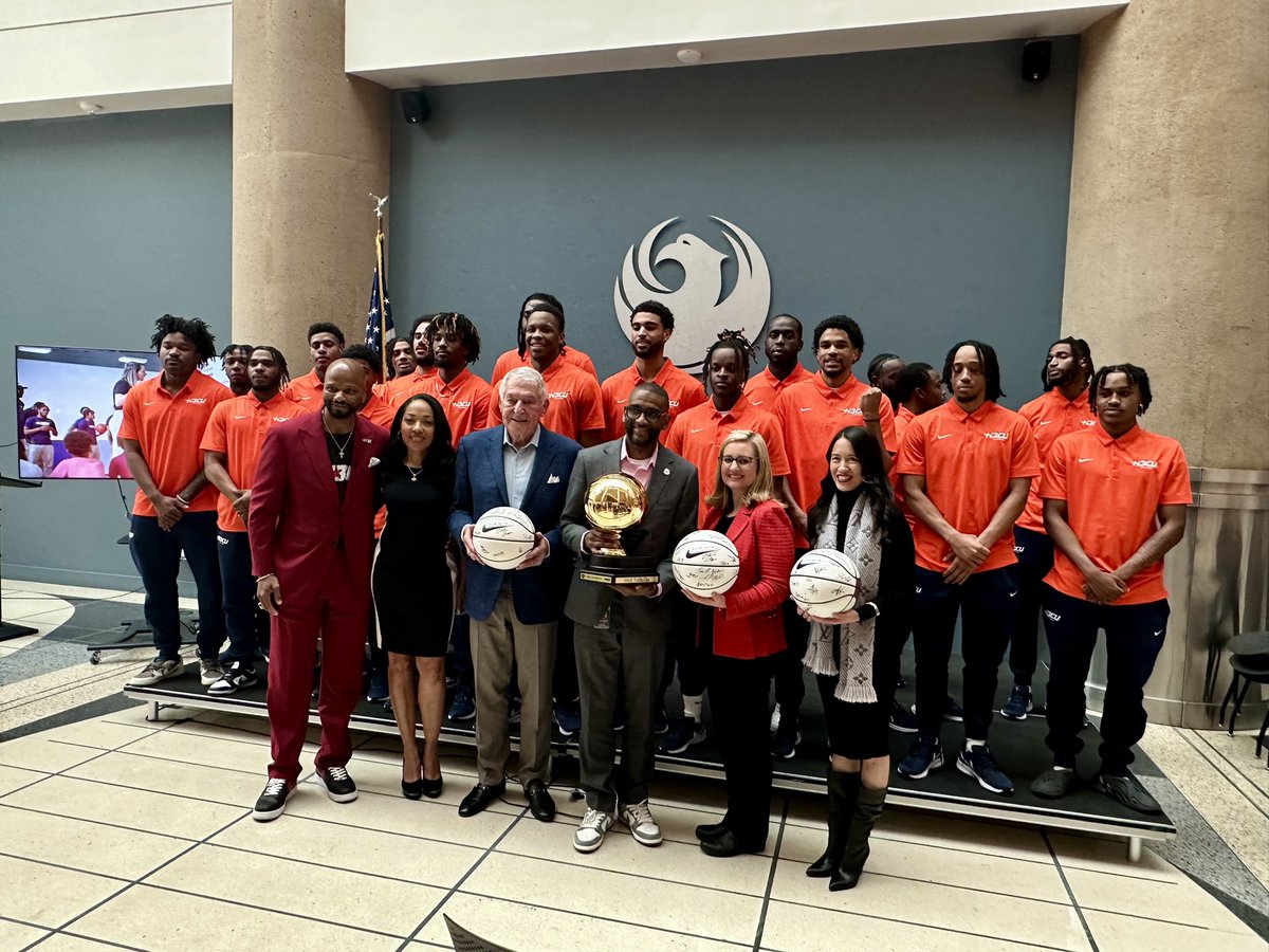 Today, I was excited to welcome the HBCU All-Star Men's Basketball Team to Phoenix. As a graduate of Morehouse College, I was proud to recognize these incredible coaches and athletes, who are some of the best in the nation, for their achievements and contributions to basketball.