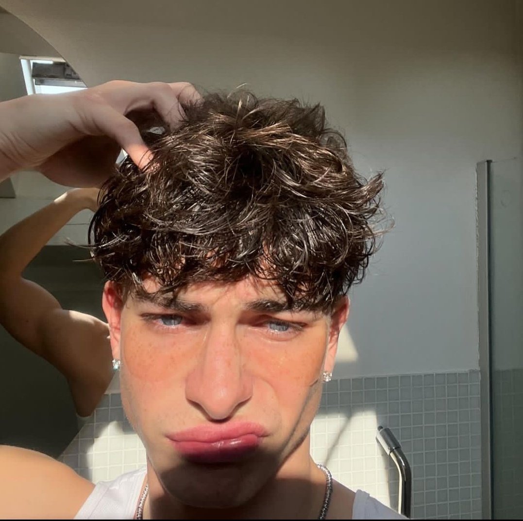 driptslow's tweet image. ⠀⠀
، ، 🌊：skincare 
⠀⠀