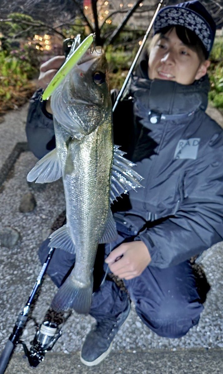 satoshi19970107's tweet photo. 癒し系シーバスフィッシングが最近のお気に入り🎣

#BlueBlue
#Blooowin125FSlim
#RADSTYLE
#チビッツ https://t.co/tUbrZAbyoV