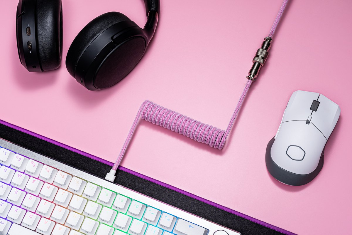 There's just something that tickles me pink about aviator cables. #CoolerMaster #pcmr #keyboard #Mouse #headset