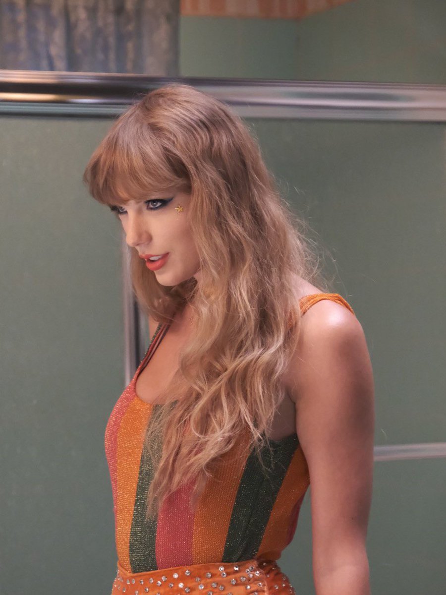 SwiftieSimp's tweet photo. If we can’t cum and goon together for Taylor swift we just can’t be friends https://t.co/LuLfbCJXCV