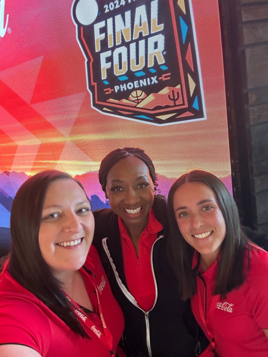 TicketManager's tweet photo. Team #TicketManager's Cindy Gerhardt and Jess Weil are on-site at the Final Four in Arizona with our friends and partners at @CocaCola!
The weekend is already off to an amazing start, with so much more in store!
#SportsBusiness x #SportsTech https://t.co/RLkoLl4GJ1