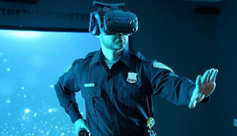 Virtual reality simulation is a trend in law enforcement. If your agency wants to get the most from it, it’s important to know its strengths and weaknesses. loom.ly/ypZQvr0 #trainingsimulators #vrtraining #policetraining #MiloRange #policeofficer #lawenforcement