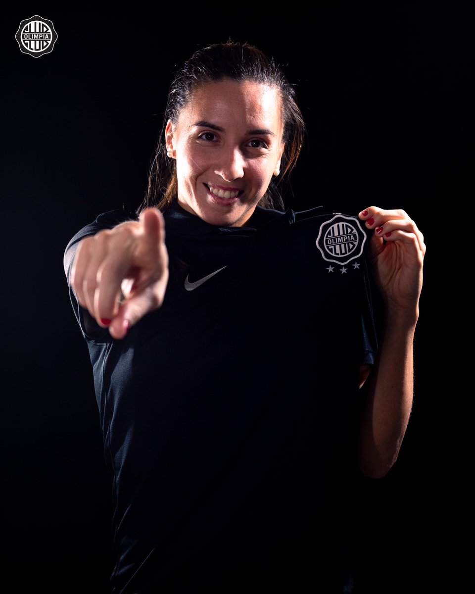 ¡Hola, Matu! 🤩

Matu Peralta vuelve a ser una 𝑅𝑒𝑖𝑛𝑎 luego de 14 años y 64 días. 

🔛 La jugadora, de cuna Olimpista, quiere seguir haciendo historia en las #Queens. 

Experiencia y mucho talento. 🏀💪🏻

#GoQUEENS 👸 

#SoyDelOlimpia ⚪️⚫️⚪️