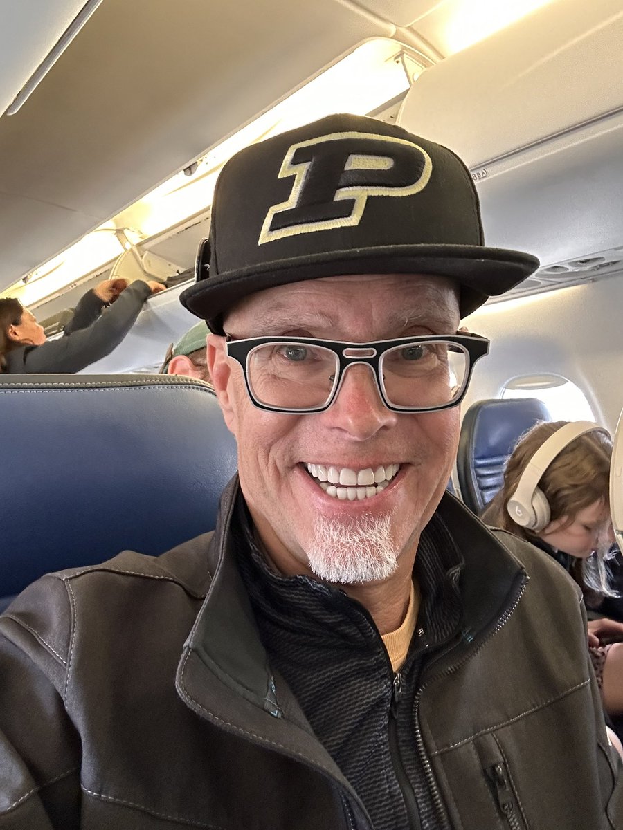 On my way to see @BoilerBall in the long awaited #final4! #hailpurdue #BoilerUp!