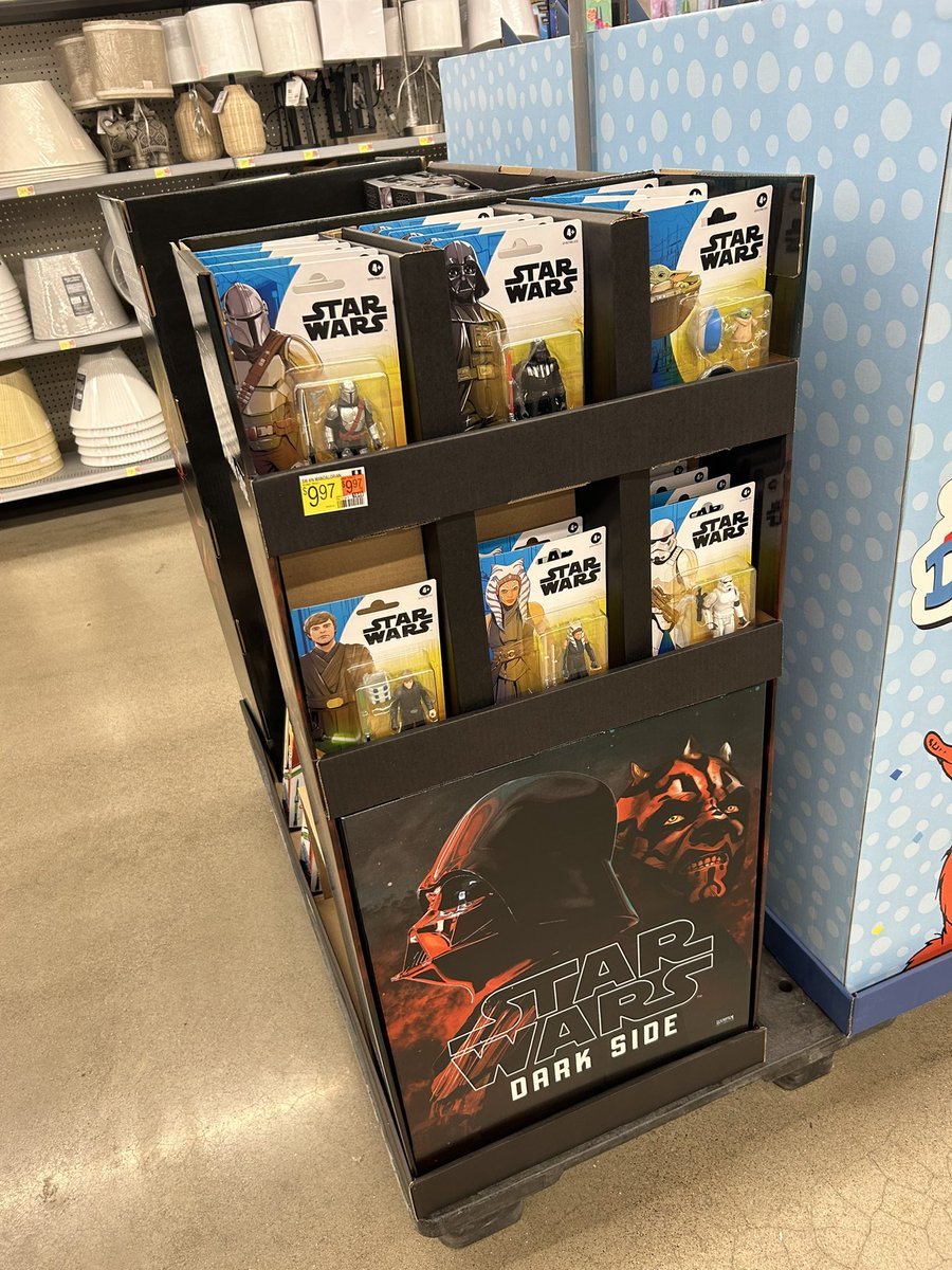 yak_face's tweet photo. New Star Wars prepacked displays hitting Walmart. #hasbro #blackseries #starwarsblackseries #epicheroseries #droidables #kybercore #lightsaberforge #nerf https://t.co/DLKy9rm6Nb