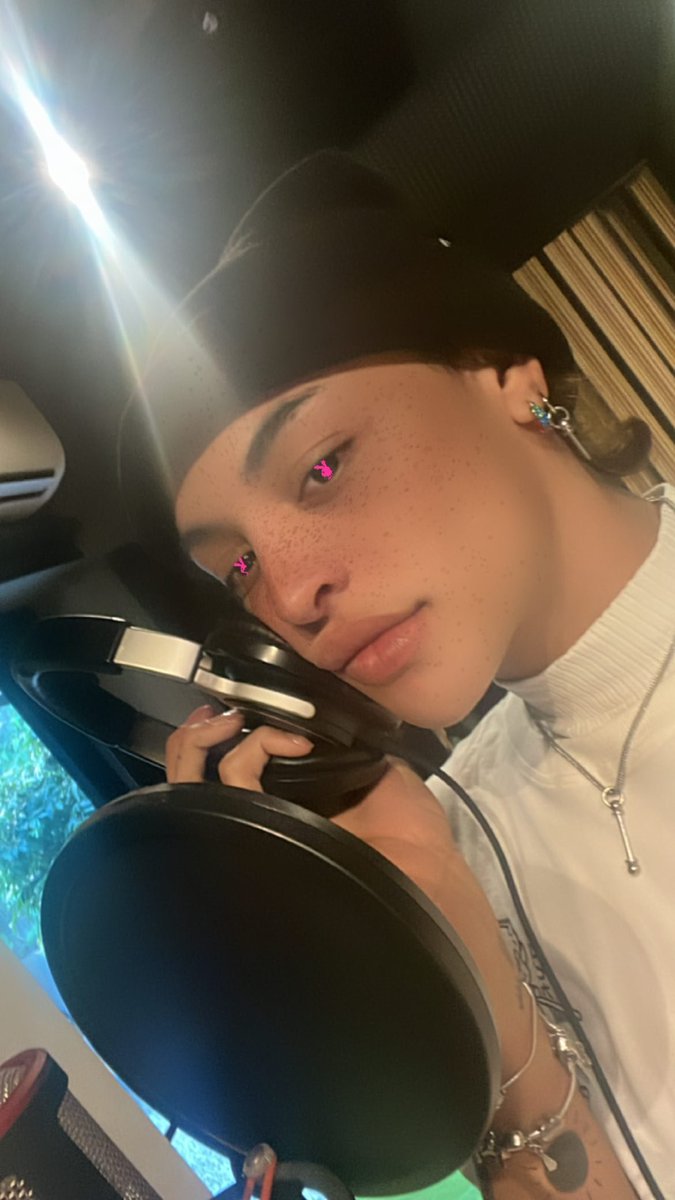 Megan Twoo está gravando seu novo álbum de estúdio, qual a mesma afirma ser diferente de tudo que já trouxe em sua discografia.