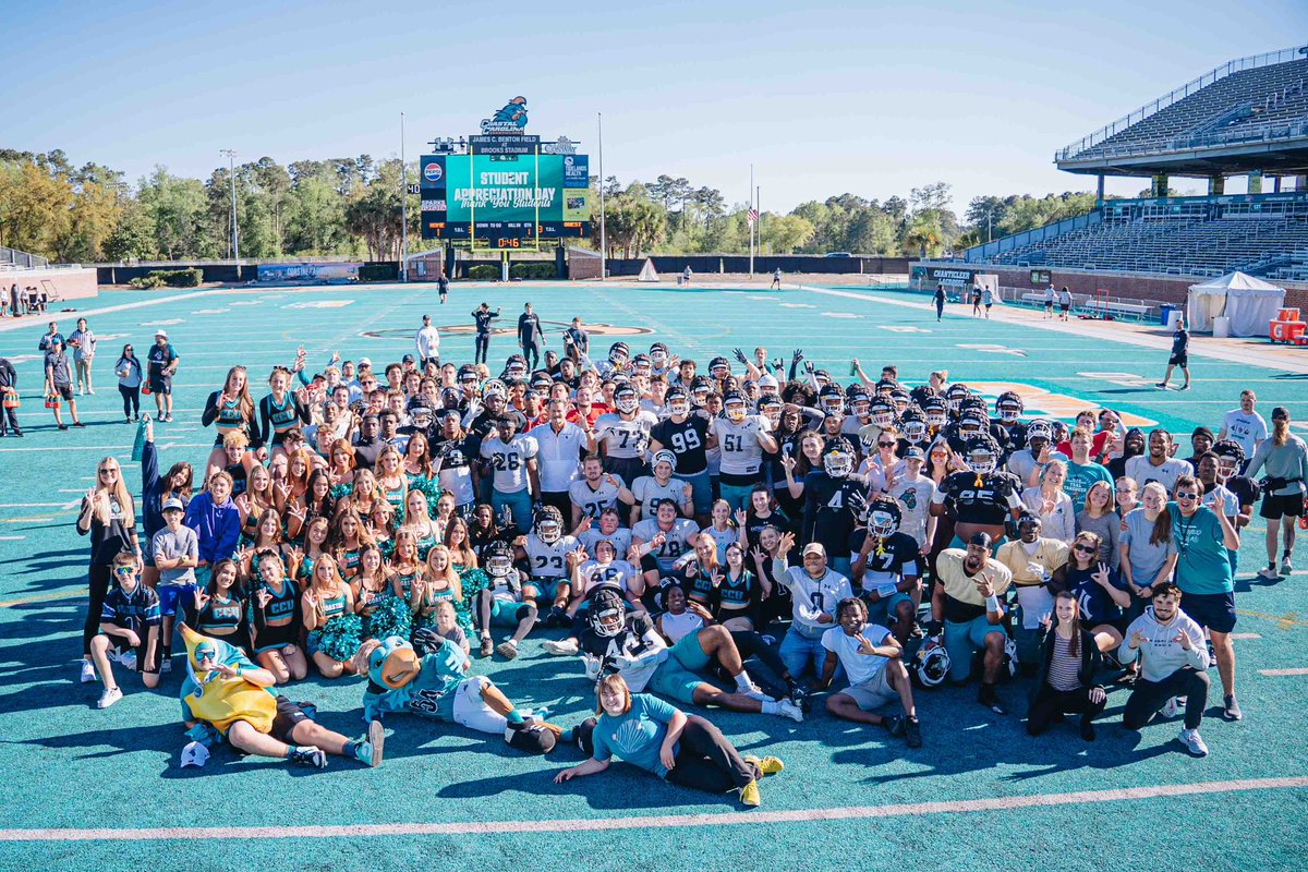 A great night on the teal turf. Thank you students! #BALLATTHEBEACH | #FAM1LY | #TEALNATION