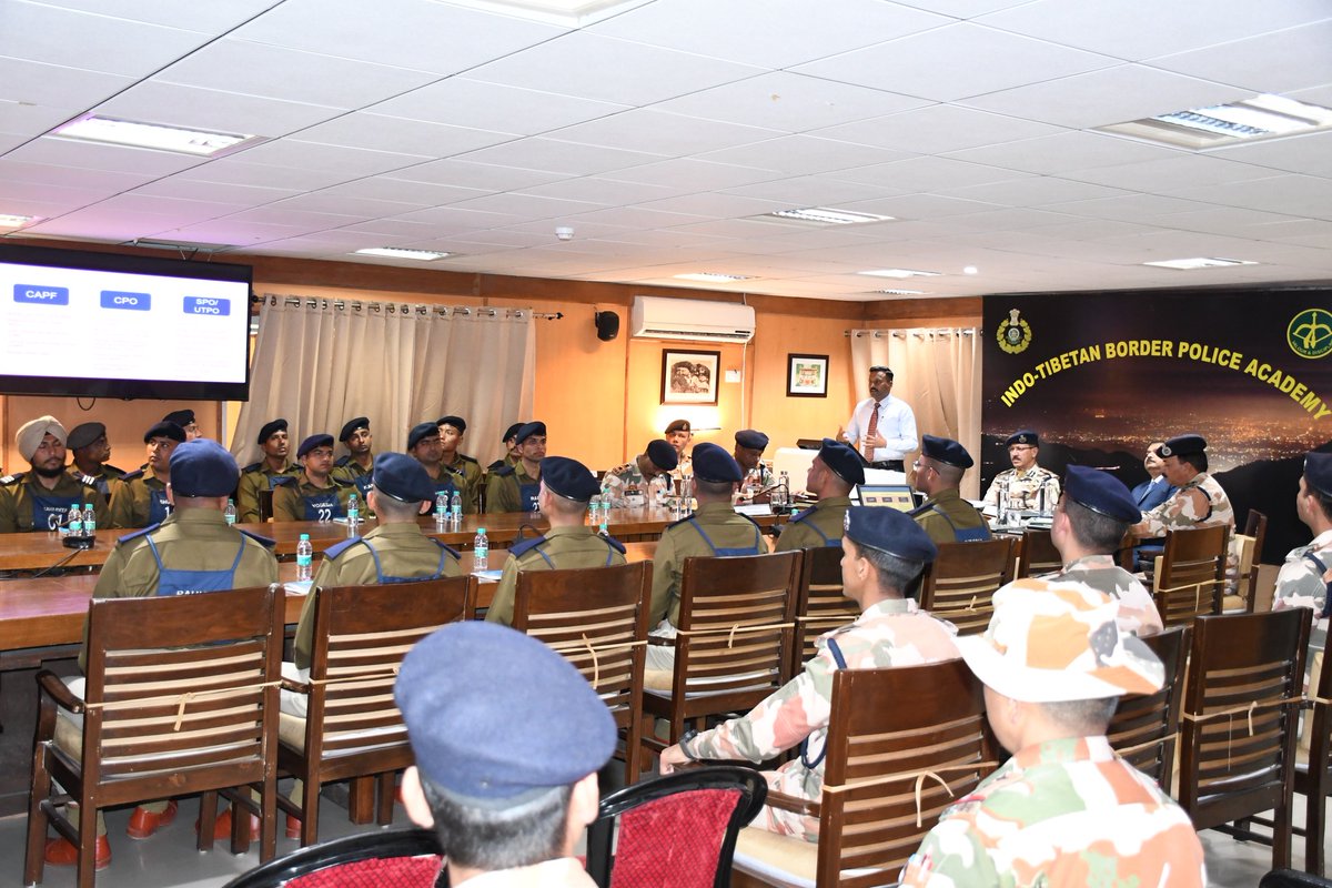ITBP_official's tweet photo. A formal inauguration ceremony of the PG Diploma course in Strategic Management &amp; Security Administration from Rashtriya Raksha University for Direct Entry Assistant commandants of #ITBP was held at #ITBP_Academy on 5th April 2024. 
#Himveers https://t.co/VRCZrsGMbV
