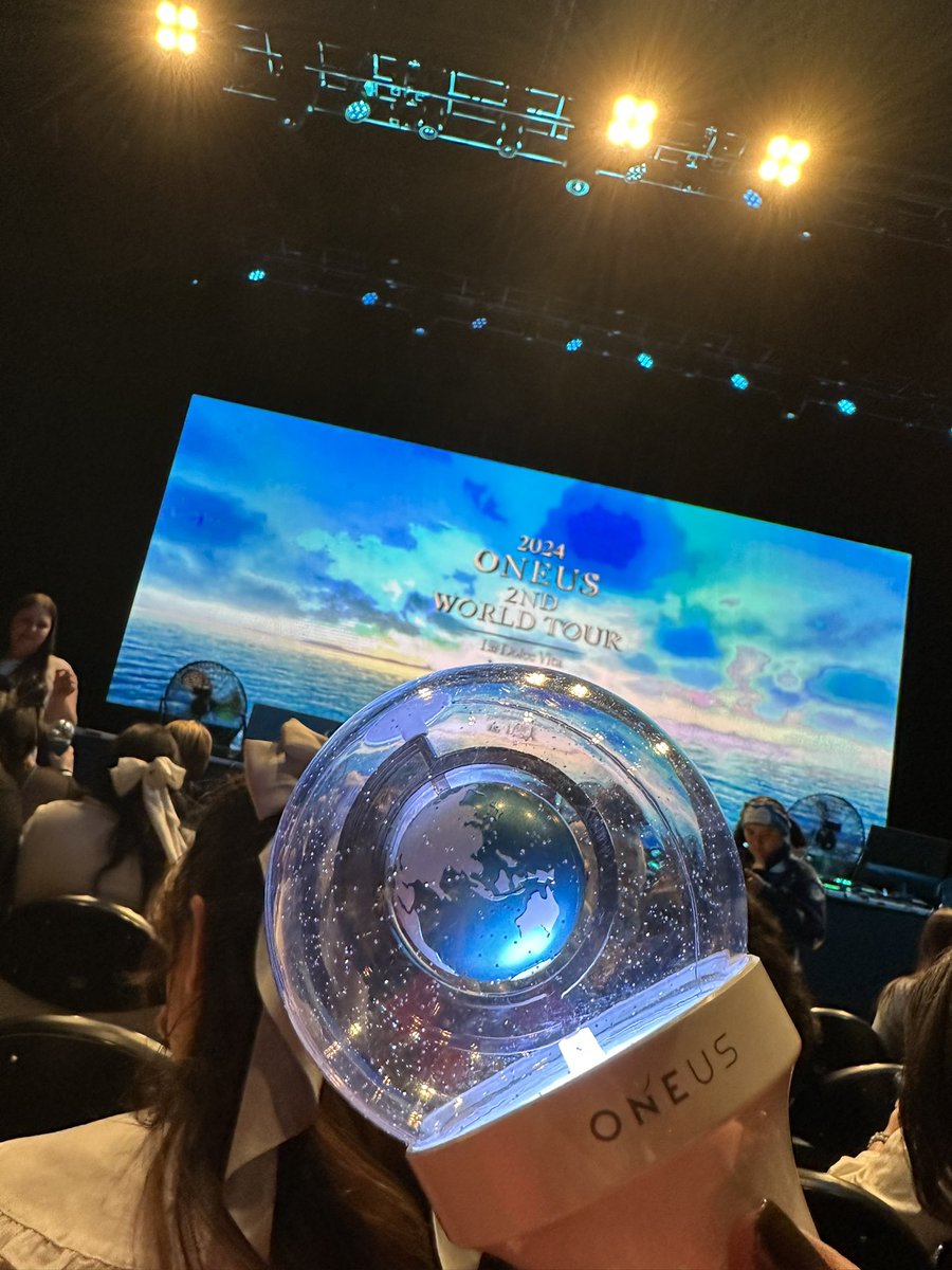 moonlitatiny's tweet photo. Surprise Round 2 🤭 https://t.co/mW221z11XR