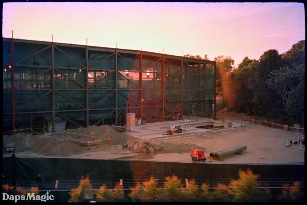DAPs_Magic's tweet image. Construction Mystery Revealed - 30 Years Ago at Disneyland buff.ly/3xga5SI

#Disneyland #Dland30 #DisneyHistory #DisneylandHistory