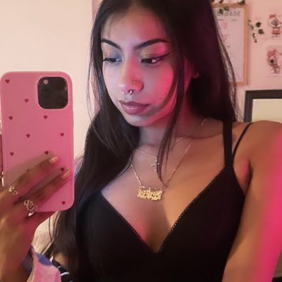yuhritzah's tweet photo. #NewProfilePic https://t.co/pRzLiR02Vi