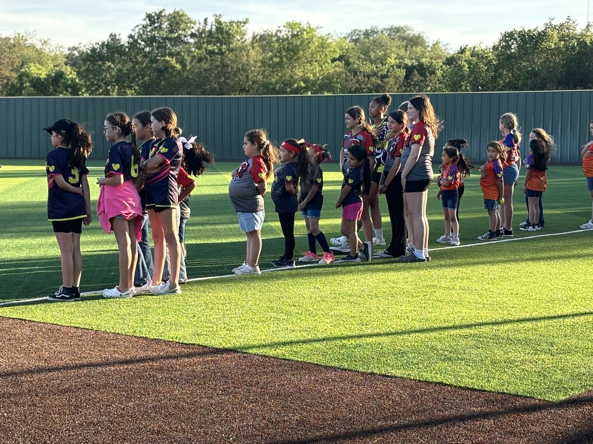 Richard Mendoza (@mendozanb2024) on Twitter photo Great night for Unicorn Softball and welcoming some future NBISD softball players!
GO BLUE!
<a href="/NBISDAthletics/">NBUnicornAthletics</a>
<a href="/NewBraunfelsISD/">New Braunfels ISD</a>
<a href="/NBUnicornSB/">NBUnicorn Softball</a> Great night for Unicorn Softball and welcoming some future NBISD softball players!
GO BLUE!
<a href="/NBISDAthletics/">NBUnicornAthletics</a>
<a href="/NewBraunfelsISD/">New Braunfels ISD</a>
<a href="/NBUnicornSB/">NBUnicorn Softball</a>