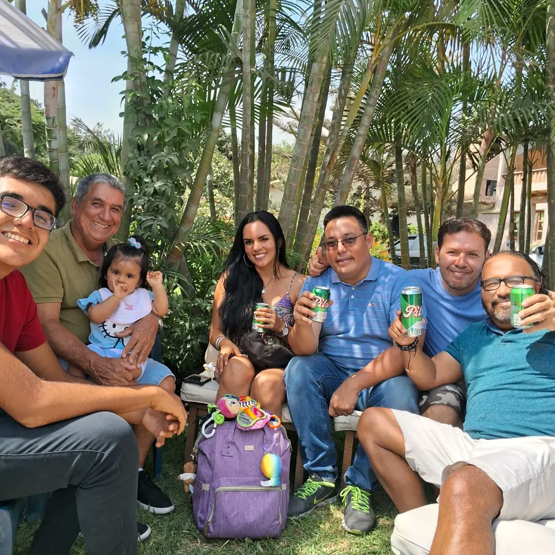 ManuelEA24's tweet photo. Domingo 31 de marzo. Celebrando el cumpleaños de mi hermano Franco Carrranza entre historias y recuerdos de una vida, con la gente que amamos. https://t.co/0mXO1zOvdP