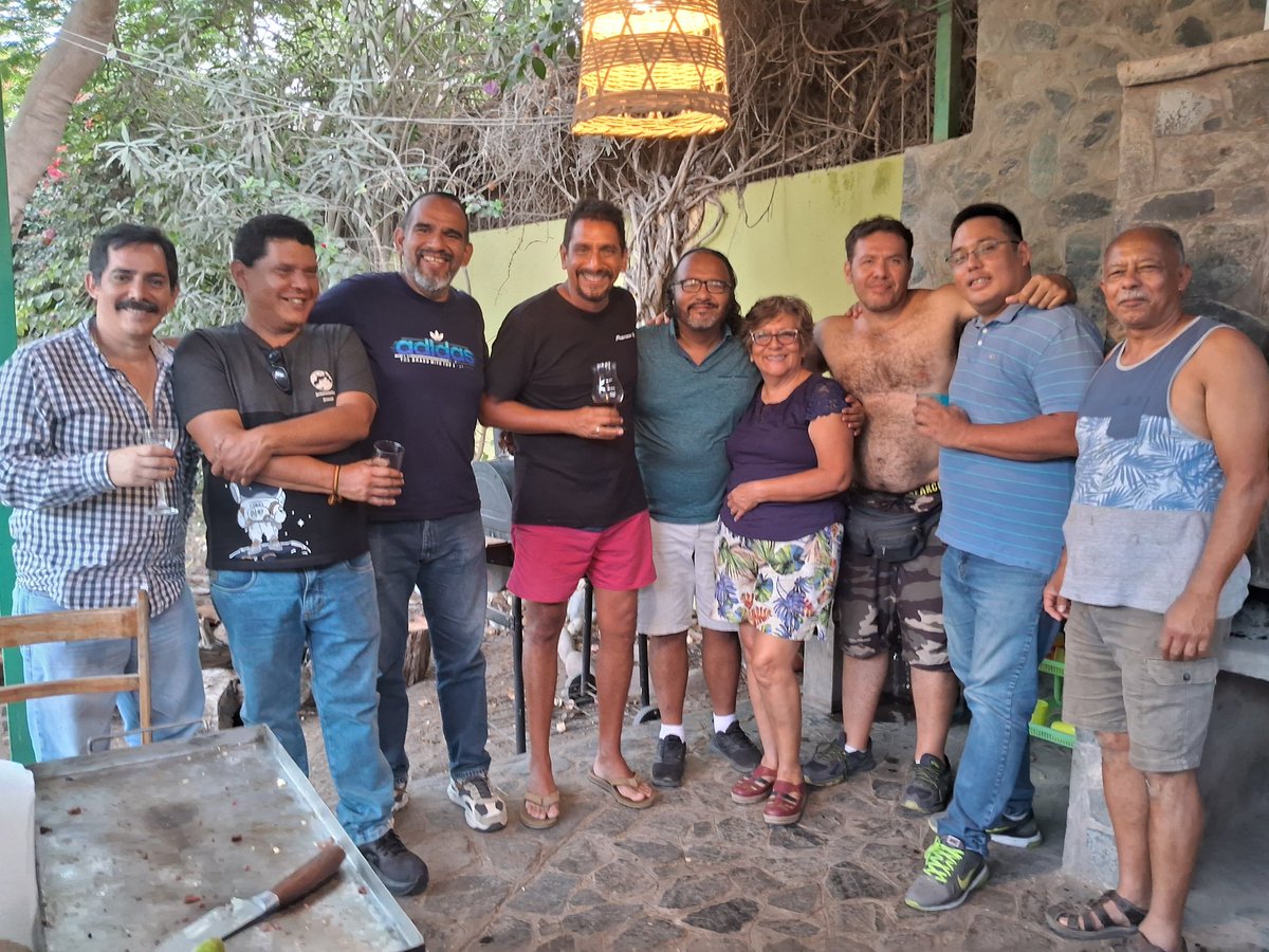 ManuelEA24's tweet photo. Domingo 31 de marzo. Celebrando el cumpleaños de mi hermano Franco Carrranza entre historias y recuerdos de una vida, con la gente que amamos. https://t.co/0mXO1zOvdP