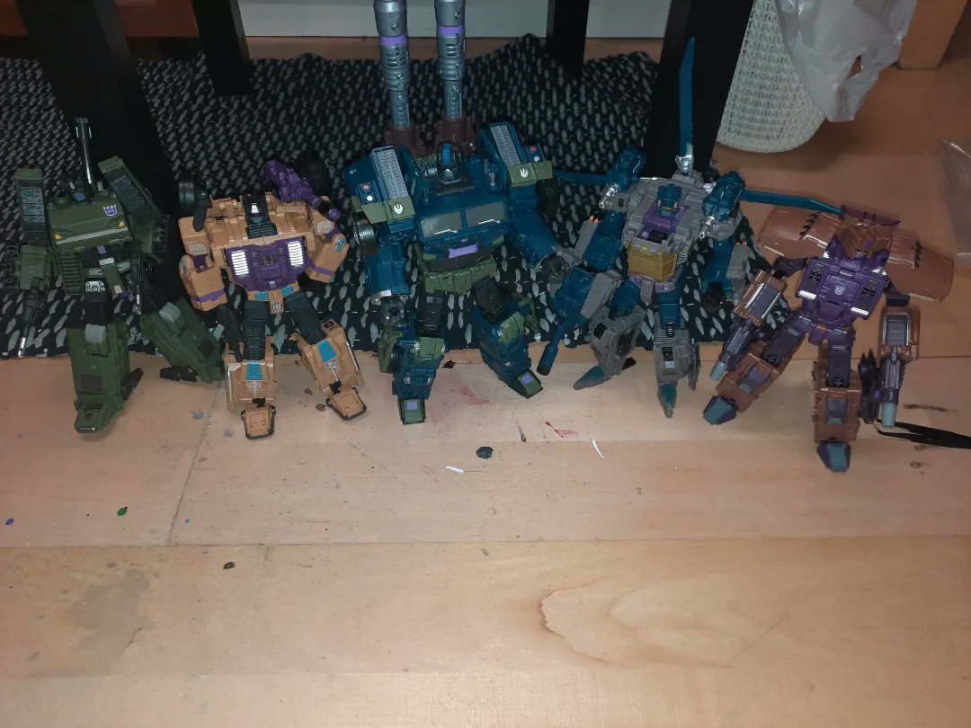 Tfpivman's tweet photo. Managed to get Jinbao Combaticons to form this massive Bruticus.
Also printed this cool upgrade kit by Toymakr3d.
#Transformers #TransformersGeneration1 #Bruticus #Combiner #Transformers3dPrint https://t.co/TDZrlOVCUb