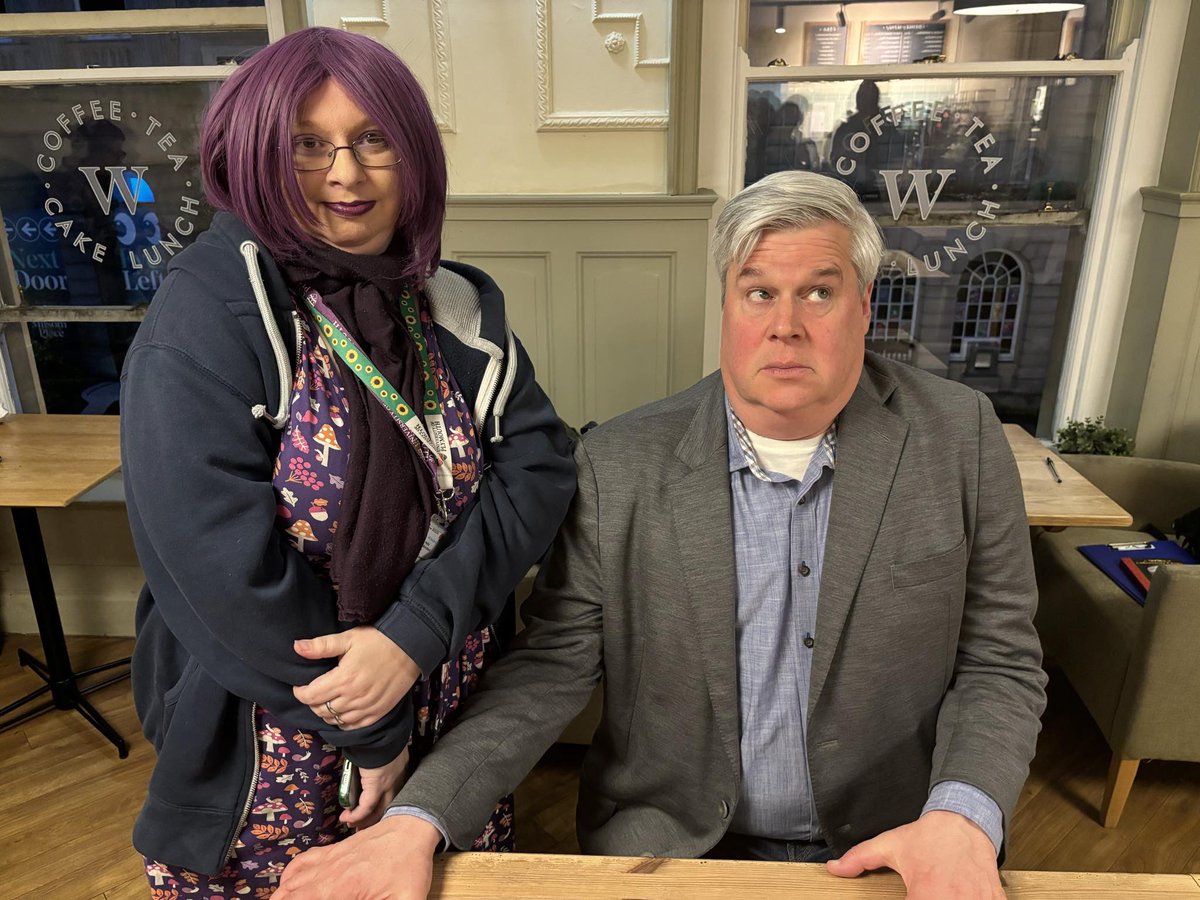 Thank you @lemonysnicket @DanielHandler @waterstonesbath I’ve been wanting to meet you for 20+ years! Thank you for the amazing books all 7 of our children have been brought up with A Series of Unfortunate Events too (well youngest will be she is only 5) 🙌🥰👌 @JamesBrinsford xx