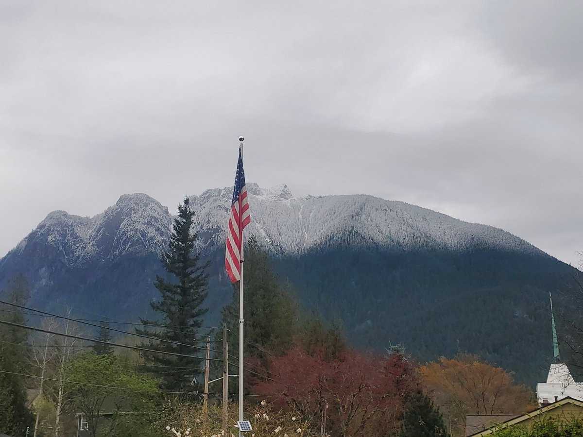 Fresh dusting of snow on Mt.Si.