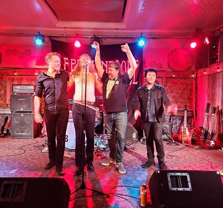Back 2 Back nights this weekend at the Linsmore Tavern we have Zeppelinesque A Tribute like No other live! Zeppelin fans this weekend is for you! @Q107Toronto @ledzeppelin @DanforthTweets @WhatsUpTOMag @LiveMusicCda @listenlocalTO @EastYork_TO @TorontoMusic @ears2dground @blogTO