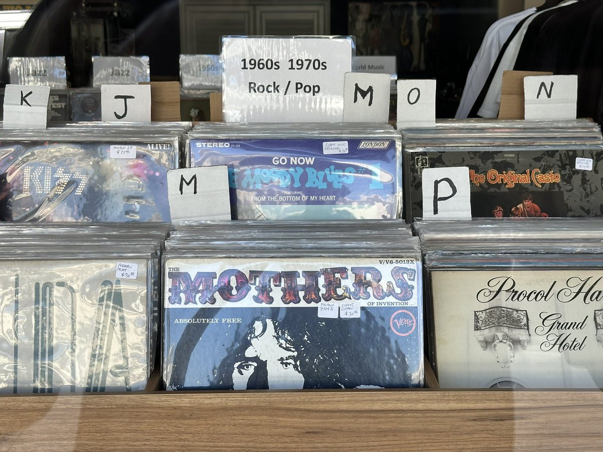 60s & 70s #rock & #pop Unbeatable! #vintagerecords #vinylcollection #music #mothers #zappa #moodyblues #LedZeppelin #kiss #procalharum