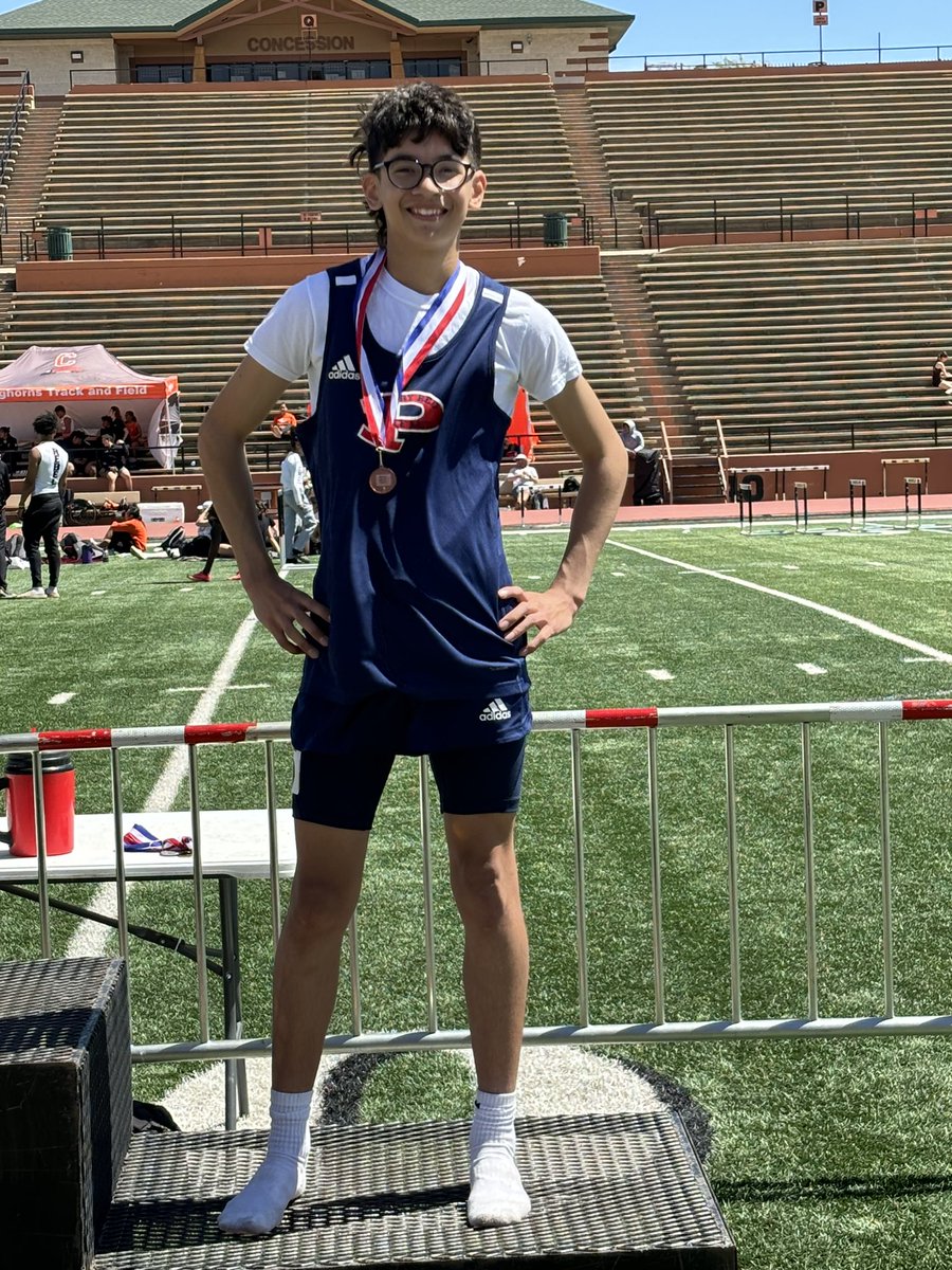 Congratulations to our JV medalists on day 2 of the District 3-5A Track Meet! 

Tristan Rodriguez (1600m run and pole vault), Mariah Jackson (100m hurdles), Jeremiah Esquivel (800m run), and our 4x400m relay (Esquivel, Troy Hernandez, Gavin Marroquin, Jae’Breon Wideman)